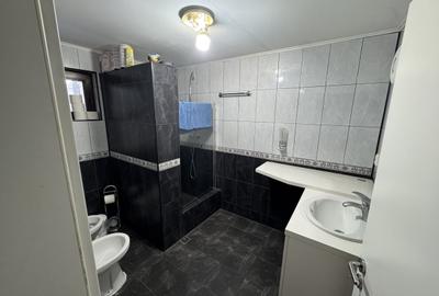 Casă cu 5 camere cu Teren 1192 Mp în Giulești - 2