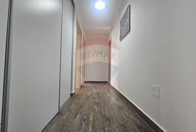 Apartament cu 3 camere decomandat, mobilat în Tractorul - 13