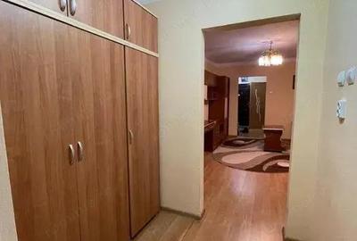 Inchiriez apartament 2 camere in Zona Spitalului Judetean, semidecomandat, et.1., 56 mp. Inchiriez apartament 2 camere in Zona Spitalului Judetean, semidecomandat, et.1., 56 mp. - 4