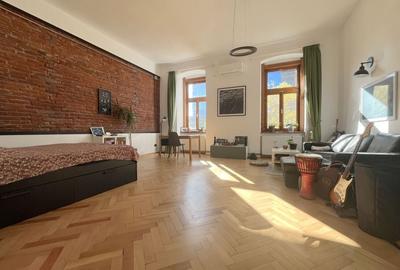 Apartament într-o clădire istorică - zonă centrală, malul canalului Apartament într-o clădire istorică - zonă centrală, malul canalului - 4