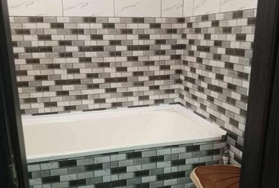 Garsonieră în Titan