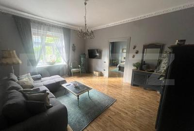 Apartament cu 2 camere semidecomandat, mobilat în Central