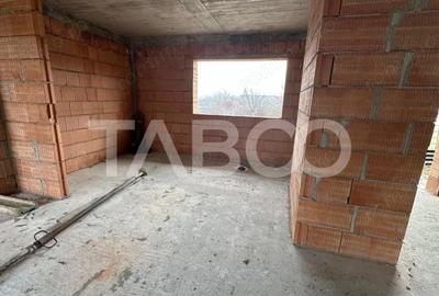 Casă cu 5 camere cu Teren 500 Mp în Central - 3