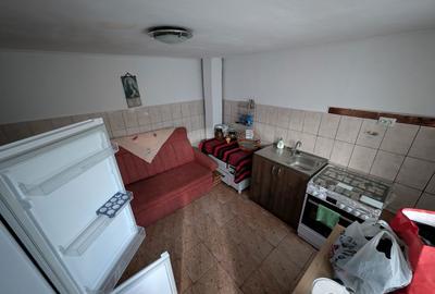 Casă cu 3 camere în Sărata - 2