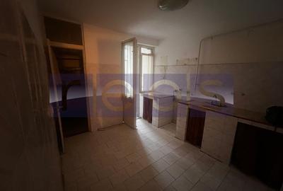 De vânzare apartament 3 camere – Decomandat - Aleea Suica - 5
