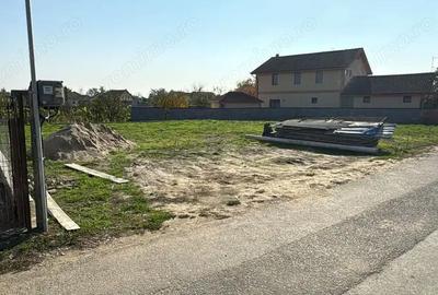 Teren de 563 mp, în Borș - 1