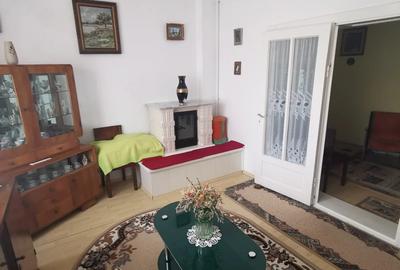 Vand casa cu 3 camere, garaj, livada si teren in M. Nirajului - 4