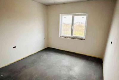 Casă cu 4 camere cu Teren 403 Mp în Oșorhei