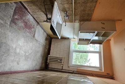 Apartament cu 3 camere semidecomandat în Vest - 1