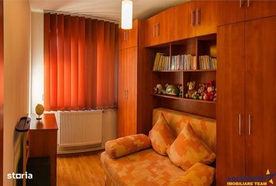 Apartament cu 3 camere semidecomandat în IAR - 7