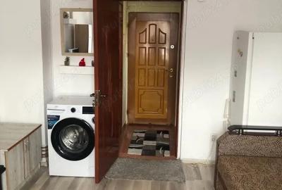 Garsonieră semidecomandată în Uzina 2 - 4