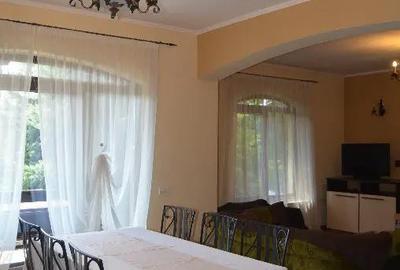 Casă cu 10 camere cu Teren 580 Mp în Poiana Țapului - 12