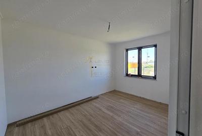 Casă cu 4 camere cu Teren 420 Mp în Central