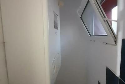 PROPRIETAR Vand apartament DECOMANDAT 2 camere, 2 locuri de parcare - 3
