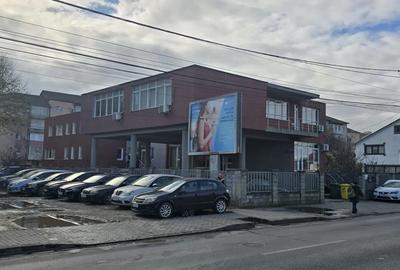 Spațiu comercial, de 140 mp, în Central - 4