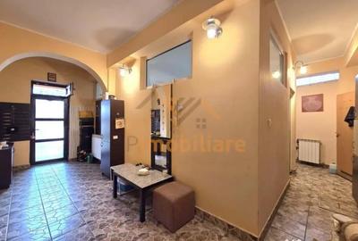 Casă cu 3 camere cu Garaj în Central - 8