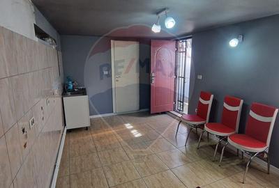 Casa / Vila cu 4 camere de vanzare in zona Central Oras Buhusi - 14