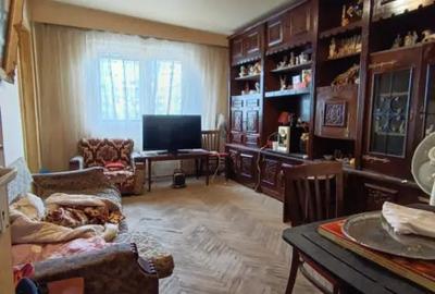 Apartament cu 3 camere semidecomandat în Vest - 1