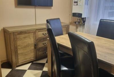 Apartament cu 4 camere semidecomandat în Central