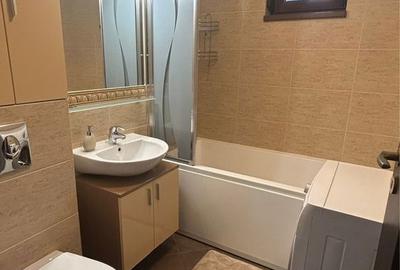 Apartament cu 2 camere decomandat în Tractorul - 1