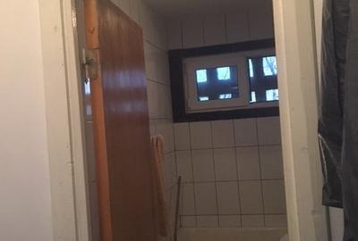 Apartament cu 3 camere semidecomandat în Militari
