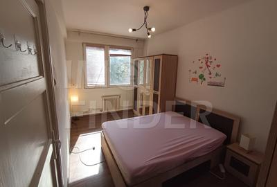 Apartament cu 2 camere semidecomandat, mobilat în Central