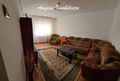 Apartament 3 camere cartier C5 etajul 4 - 5