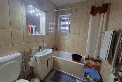 INCHIRIERE-APARTAMENT 3 CAMERE-DECOMANDAT-PODU ROS - 12