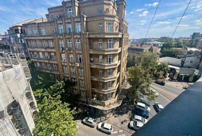 Vanzare apartament cu 4 camere  C.A. Rosetti - 1