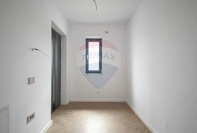 Casă cu 4 camere cu Teren 560 Mp în Stupini - 8