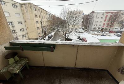 Apartament cu 4 camere decomandat în Micro 16 - 3