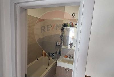 Apartament cu Doua Camere de Vanzare - Sector 6, Drumul Ciorogarla