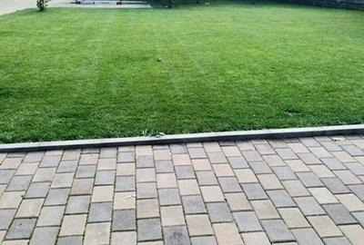 Casă cu 6 camere cu Canalizare în Exterior Est - 20