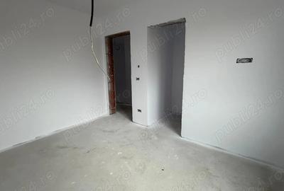 Casă cu 4 camere cu Teren 350 Mp în Moșnița Nouă