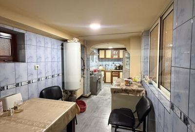 Casă cu 4 camere cu Teren 2800 Mp în Central - 8