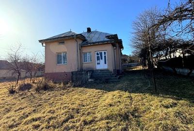 Casă cu 3 camere cu Teren 500 Mp în Fălticeni - 1