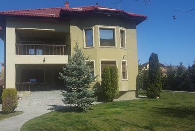 Imobil 550 mp, 1300mp curte,  pretabil clinica medica,gradinita, after school - 2