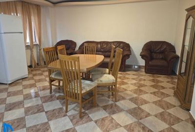 Apartament cu 3 camere decomandat în Găvana - 1
