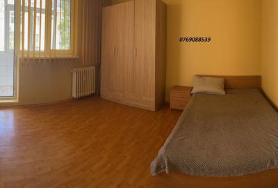 Apartament cu 3 camere decomandat în Drumul Taberei - 2