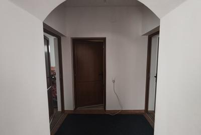 Casa 4 camere libera la vanzare GHIMBAV - zona Garii - 11