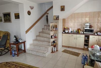 Proprietate spatioasa de vanzare in Gaesti, Dambovita - ideala pentru locuit sau - 3