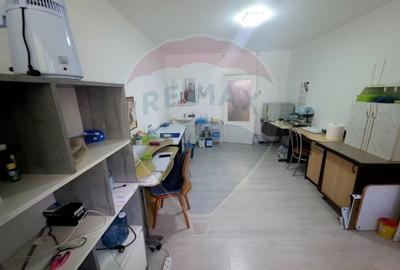 Spațiu comercial, de 45 mp, în Central - 6