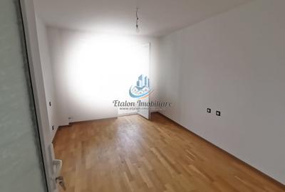 Ap. 3 camere semidecomandat, etaj 2, Piata Darmanesti - 3