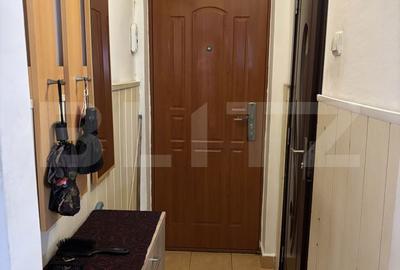 Apartament cu 2 camere semidecomandat în Rovinari - 1