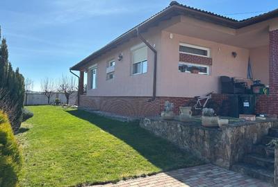 Casă individuală cu 4 camere cu Canalizare în Dealuri Oradea - 1