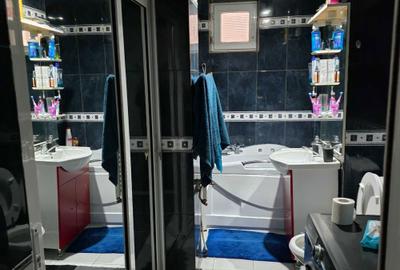 Apartament cu 3 camere decomandat în Micro 18 - 1