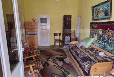 Casa in Abrud, teren 480mp, zona ultracentrala a orasului. APUSENI - 2