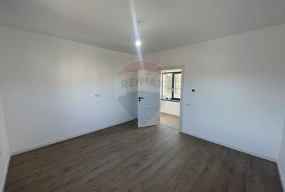 Casa / Vila cu 4 camere de vanzare in zona Nord - 16