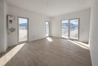 Apartament cu 3 camere semidecomandat în Florești - 2