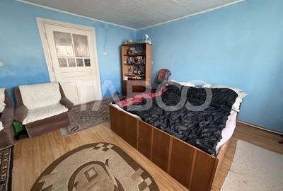 Casa de vanzare 3 camere 90 mpu teren liber 1095 mp Persani - 3